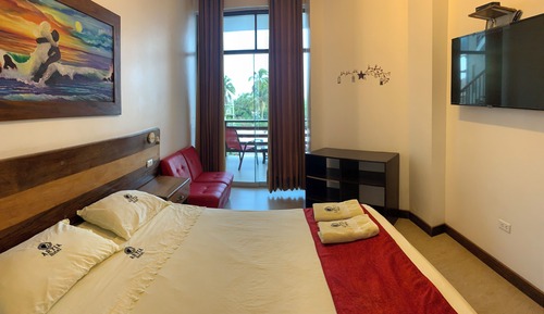 Habitación Confort doble, 1 cama de matrimonio, balcón, vistas a la piscina