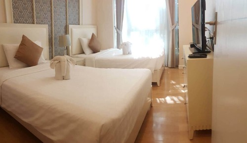 Deluxe Twin Room with bathtub