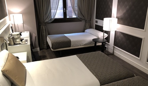 Habitación triple (2 adults + 1 children)