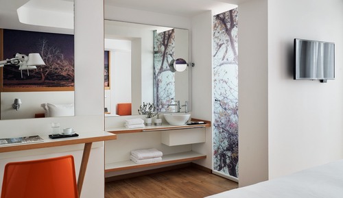 Popular Executive Triple Room