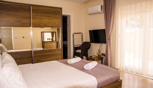 Habitación básica doble, 1 cama de matrimonio, terraza, junto a la montaña