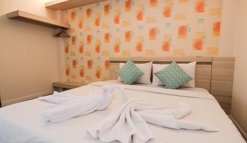 Habitación económica doble, 1 cama de matrimonio grande, vistas a la ciudad