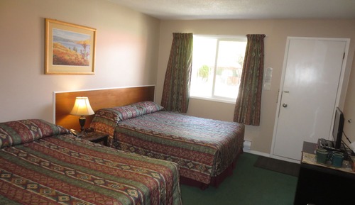 Habitación (2 Beds 1 Queen Bed and 1 Double Bed)