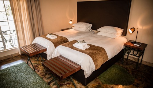 Habitación básica doble, 1 cama de matrimonio grande