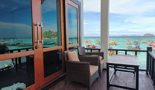Deluxe Partial Seaview