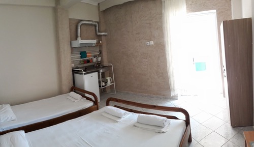 Habitación triple estándar, vistas parciales al mar