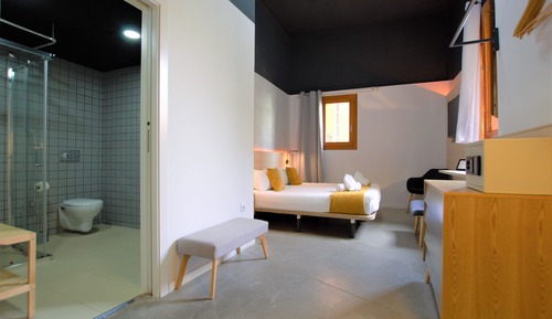 Habitación superior con 1 cama doble o 2 individuales