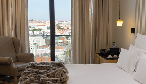 Habitación superior, 1 cama de matrimonio, vistas a la ciudad