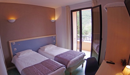 Habitación con 2 camas individuales