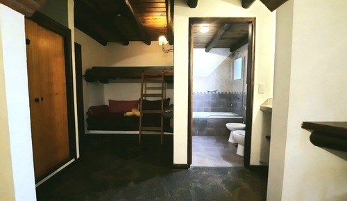 Habitación cuádruple, varias camas