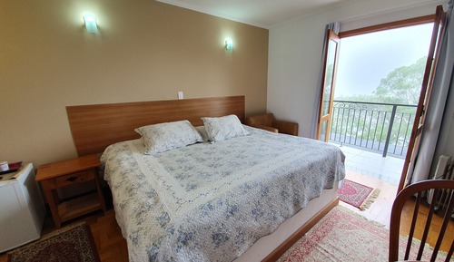 Suite superior, 1 cama de matrimonio grande, balcón, vistas a la montaña (Banheira de Imersão)