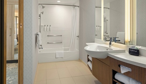 Suite, varias camas (Mobility/Hearing Accessible, Tub)