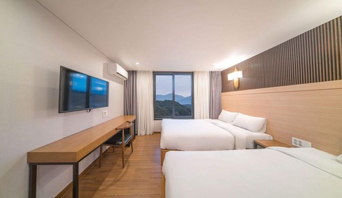 [Unlimited draft beer for 2 people] Standard Twin Room