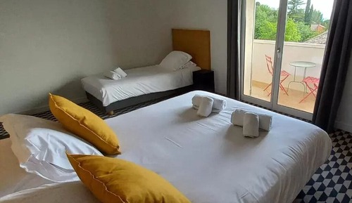 Habitación triple superior, balcón, vistas a la montaña