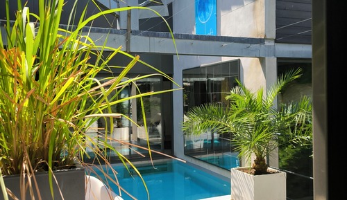 Habitación Deluxe doble, 1 cama de matrimonio, bañera de hidromasaje, en la zona del jardín