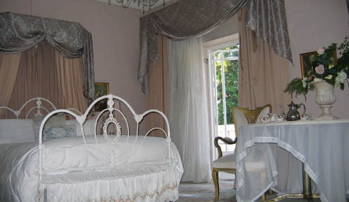 Suite (Victorian Bridal)