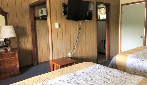 Habitación estándar, 2 camas de matrimonio, junto a la montaña