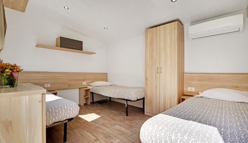 Casa móvil básica, 3 camas individuales, baño privado