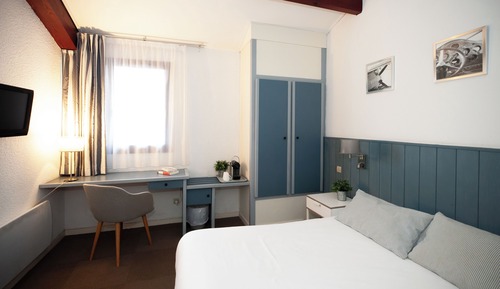 Habitación básica con 1 cama doble o 2 individuales