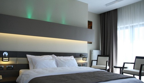 Habitación individual básica, 1 cama de matrimonio grande, balcón, vistas al mar