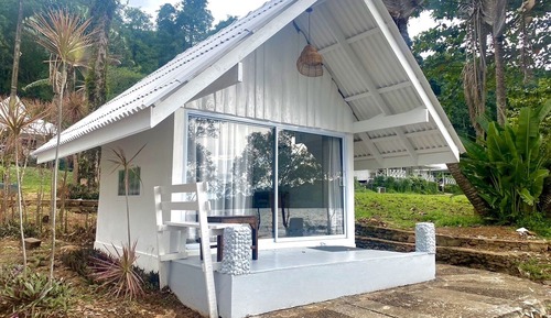 Sakorn Buri (Seaside Bungalow)