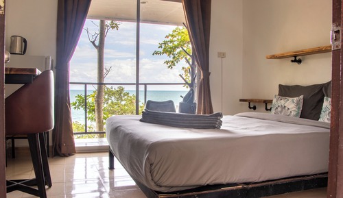 Top bungalow with balcony