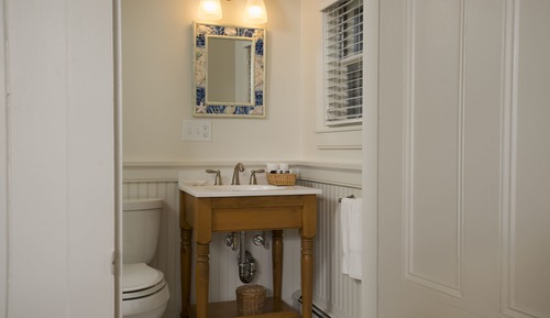 Habitación, baño privado (Deluxe Queen Bedroom #2)