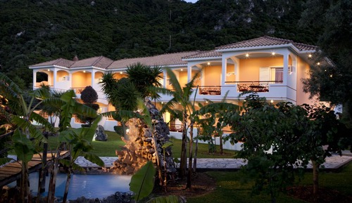 Estudio, vistas al jardín