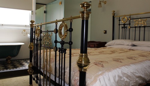 Suite (Princess, Private Bathroom)