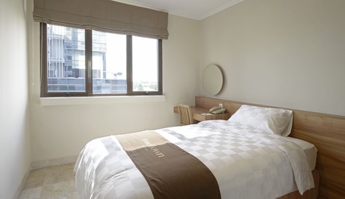 Marvelous, 2 Bedrooms (1 Double, 1 Single)