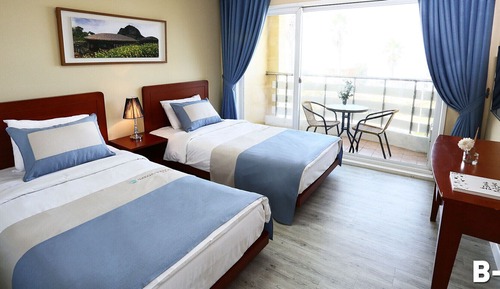 Family Twin Room (1st Floor, No View)