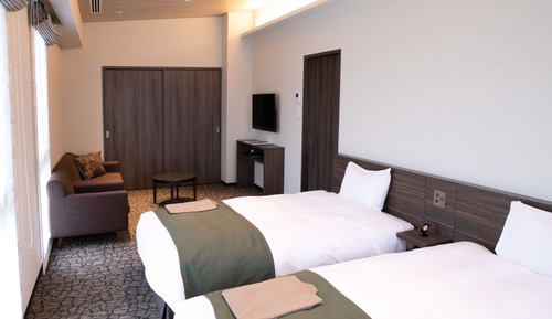 Annex Deluxe Triple Room