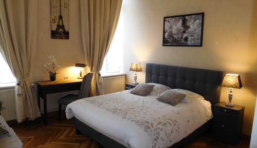 Habitación Confort doble, baño privado, en la zona del jardín (Gustave Eiffel)