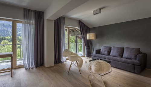 Loft ejecutivo, balcón, junto a la montaña