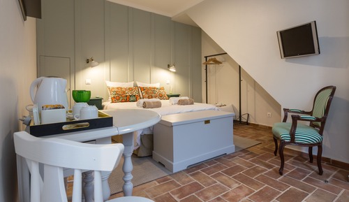 Estudio de diseño, 1 cama doble, cocina básica, vistas a la ciudad
