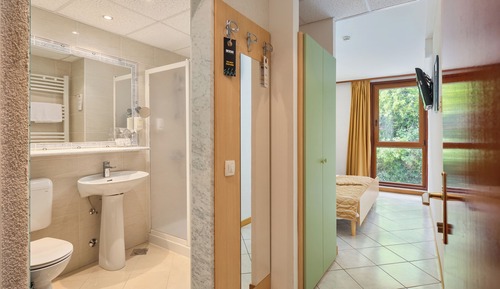 Habitación económica con 1 cama doble o 2 individuales, vistas a la colina
