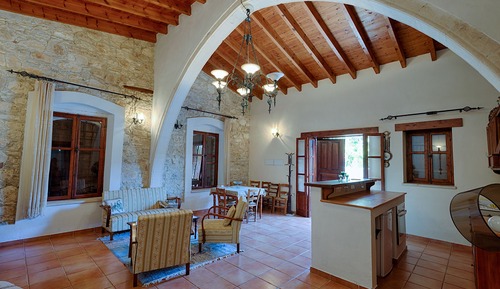Casa tradicional, 2 habitaciones, vistas a la montaña, junto a la montaña