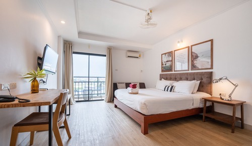 Habitación superior, 1 cama de matrimonio grande, frigorífico y microondas, vistas a la ciudad