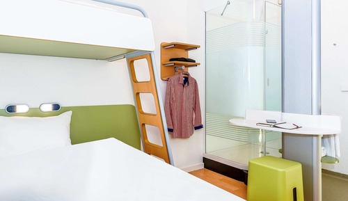 Habitación triple, varias camas
