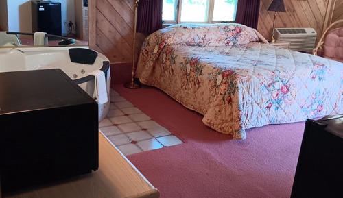 Habitación de luna de miel, 1 cama de matrimonio grande, bañera de hidromasaje, planta baja