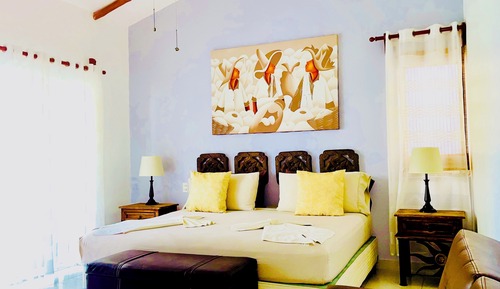 Suite de lujo, 1 cama de matrimonio grande, bañera de hidromasaje, vistas a la piscina