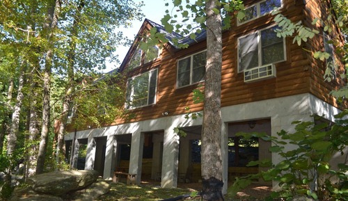 Luxury Cabin, 2 Bedrooms, River View, Mountainside