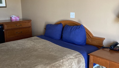 Classic Single Room, 1 Queen Bed