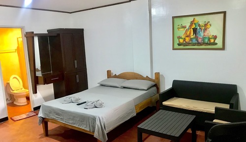 Estudio básico, 1 cama de matrimonio, cocina