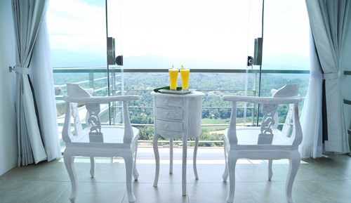 Family Room with Mountain View
