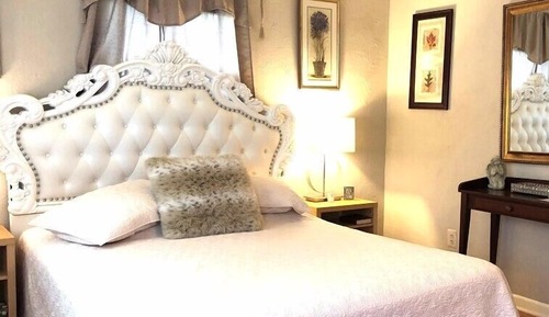 Casa de campo tradicional, 1 cama de matrimonio, bañera de hidromasaje, en la zona del jardín
