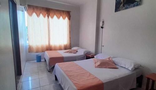 Habitación con 2 camas individuales