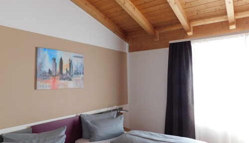 Habitación clásica con 1 cama doble o 2 individuales, balcón