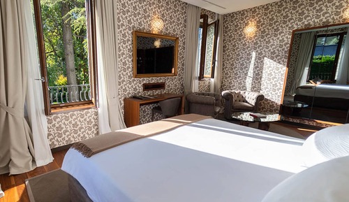 Junior Suite, Vista Lago Parziale