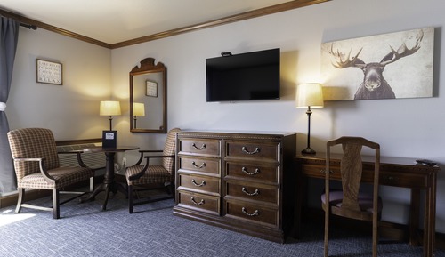 Main Lodge Lakeside King Suite
